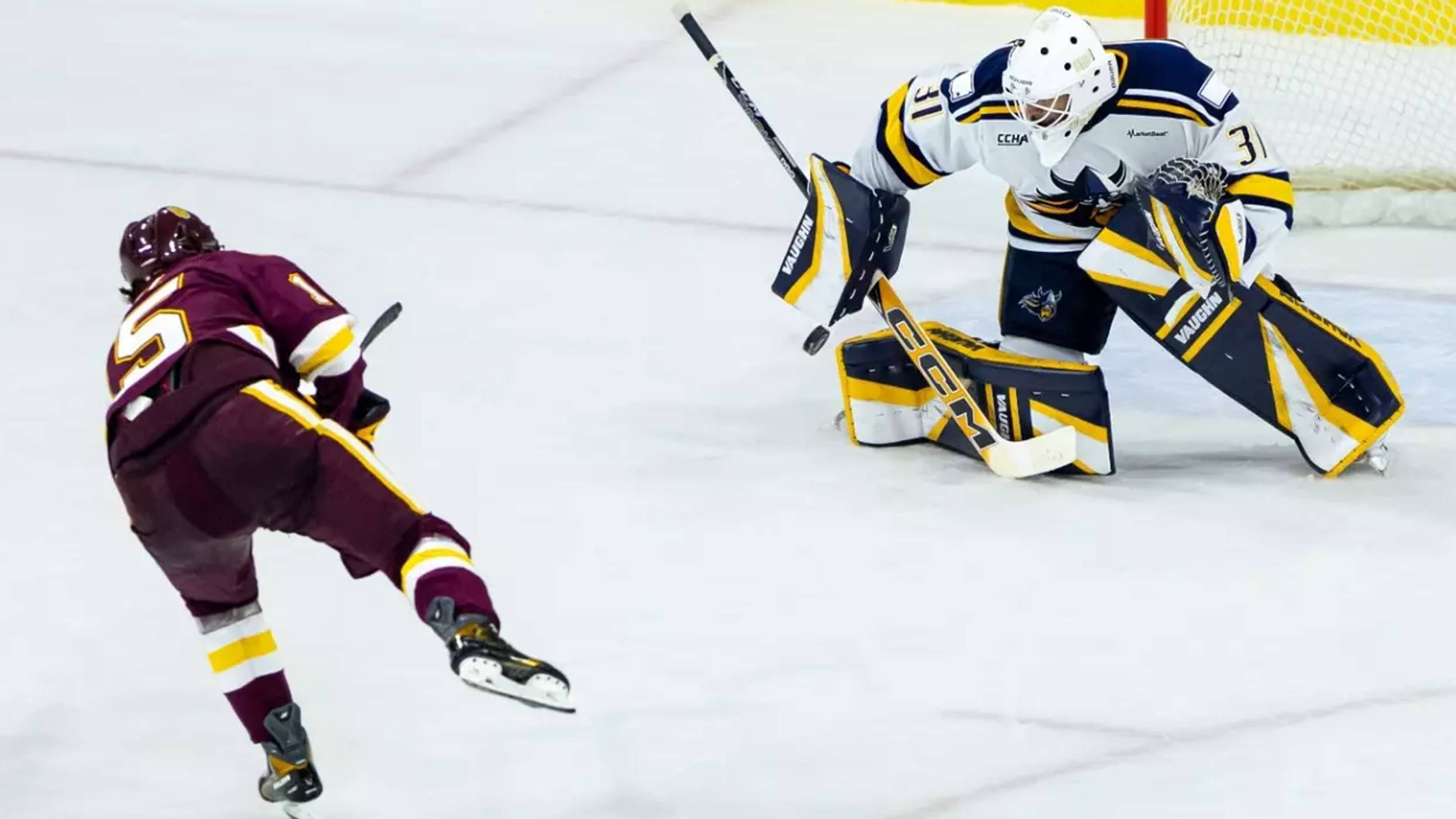 How Far Should UMD Fall in College Hockey Power Rankings for Augustana Series? Puck Drop