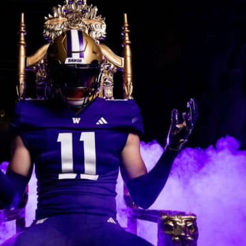 Tight end Vander Ploog has committed to the UW.
