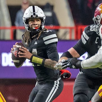 Nebraska will ride with true freshman TJ Lateef at quarterback after Dylan Raiola's season-ending injury.