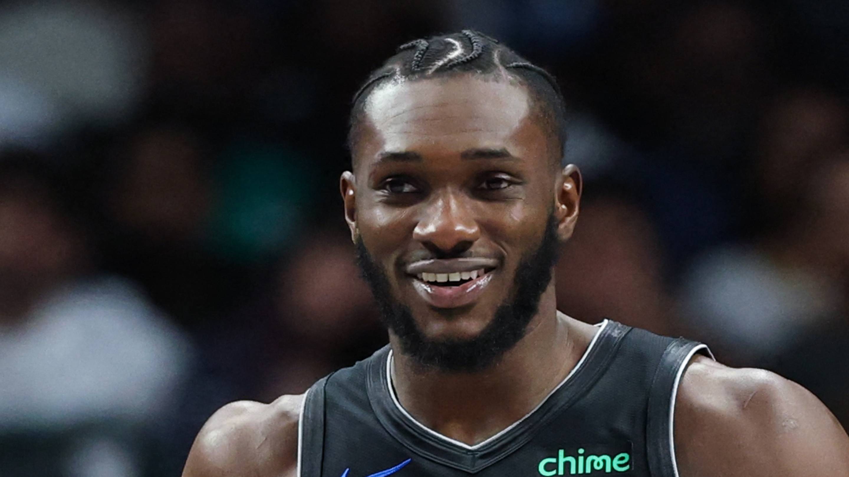Mavericks guaranteeing Moussa Cisse’s contract should end roster debate