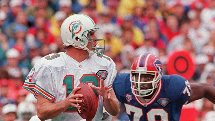NFL Hall of Famer Dan Marino, a Pittsburgh Central Catholic and Pitt graduate, stopped by his old high school ahead of the Dolphins matchup with the Steelers.