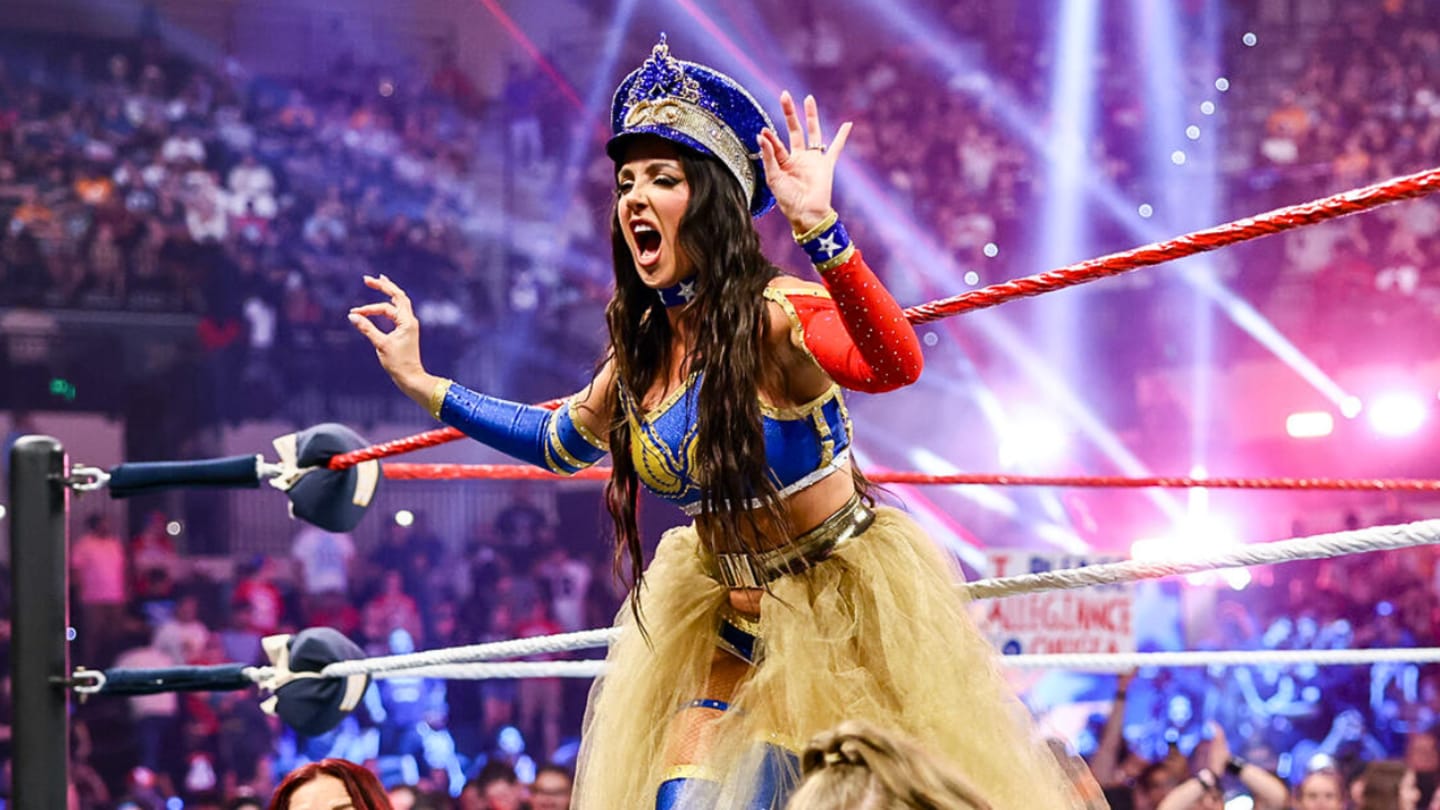 Chelsea Green Suffers Broken Nose at WWE Event