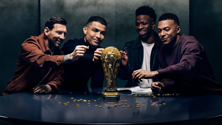 Messi, CR7, Mbappé e Vini Jr. em ação da LEGO