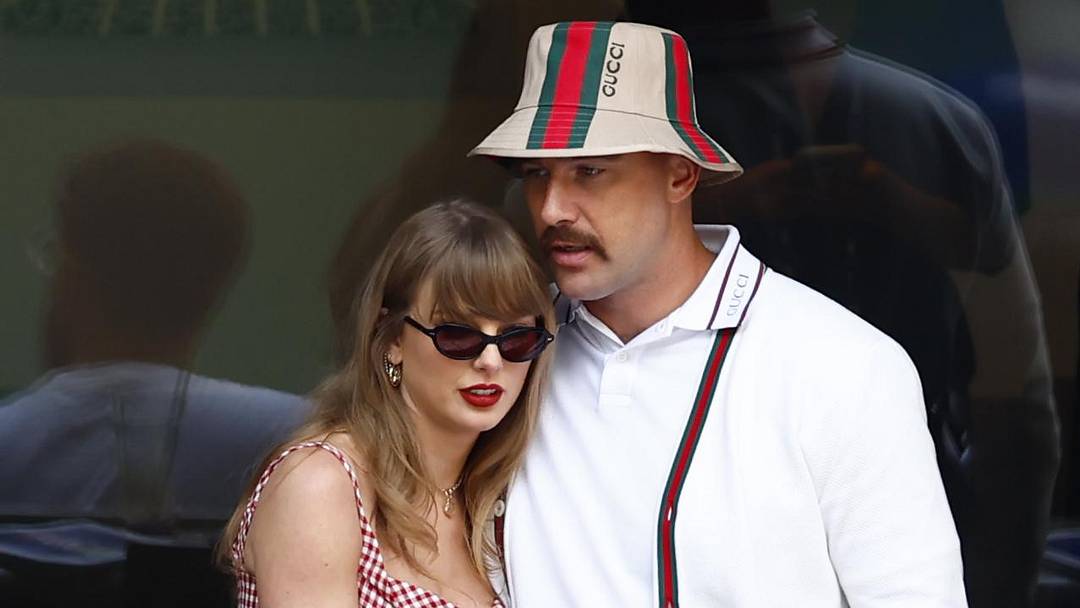 Sep 8, 2024; Flushing, NY, USA; Recording artist Taylor Swift and Kansas City Chiefs tight end Travis Kelce look on in the men’s singles final of the 2024 U.S. Open tennis tournament at USTA Billie Jean King National Tennis Center. Mandatory Credit: Mike Frey-Imagn Images