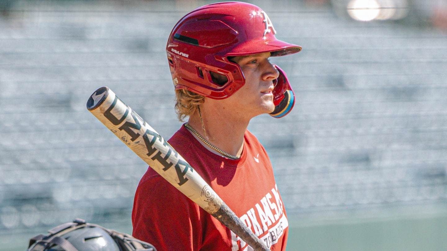 Taking stock of Arkansas’ outfield situation ahead of weekend scrimmages