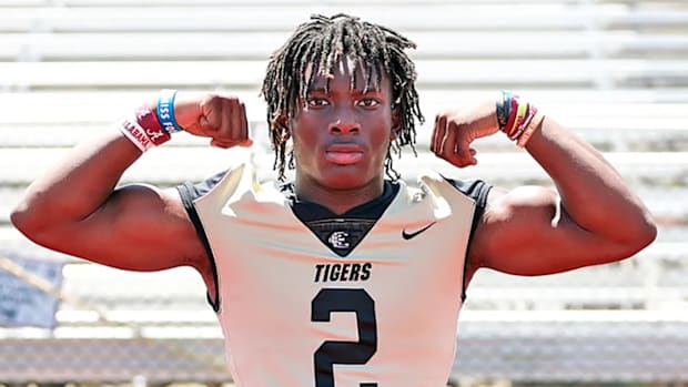 Elba running back Alvin Henderson