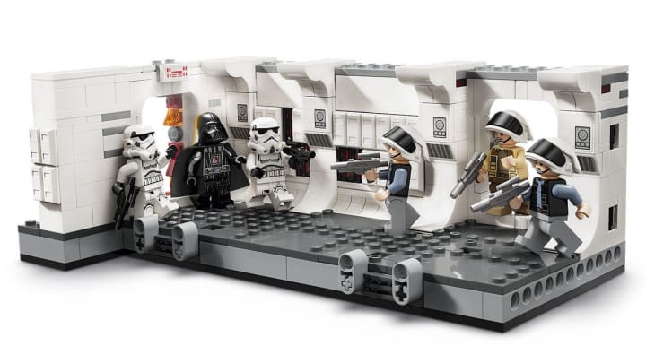 LEGO Star Wars 25th Anniversary Boarding the Tantive IV building set. Image Credit: StarWars.com