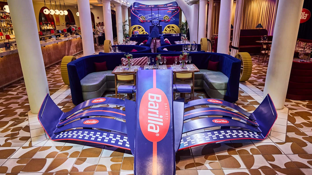 Barilla transforms Torno Subito by Chef Massimo Bottura with a Formula 1®-inspired dining installation celebrating Domenica Italiana 