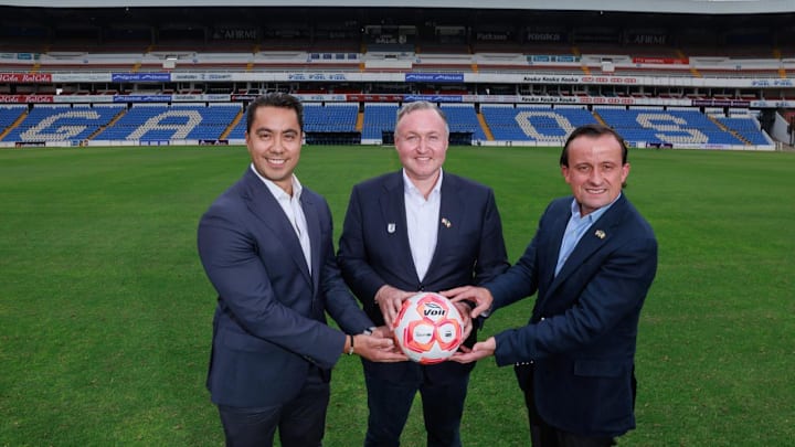 Mikel Arriola estuvo en la presentación de Marc Spiegel, un inversionista extranjero, que desea impulsar el futbol mexicano.