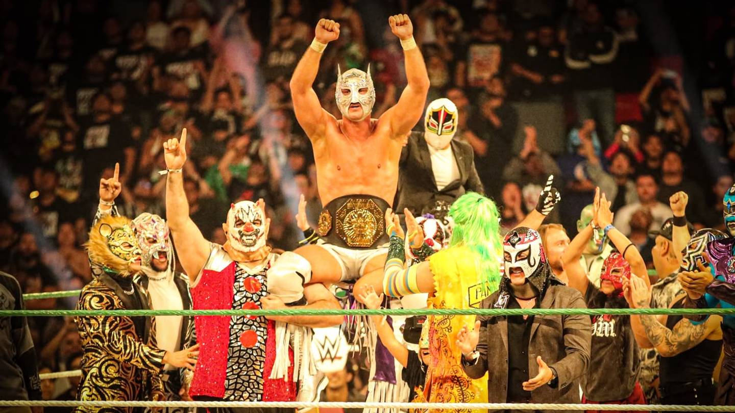 El Grande Americano destrona a Dominik Mysterio y conquista el Megacampeonato en Triplemanía