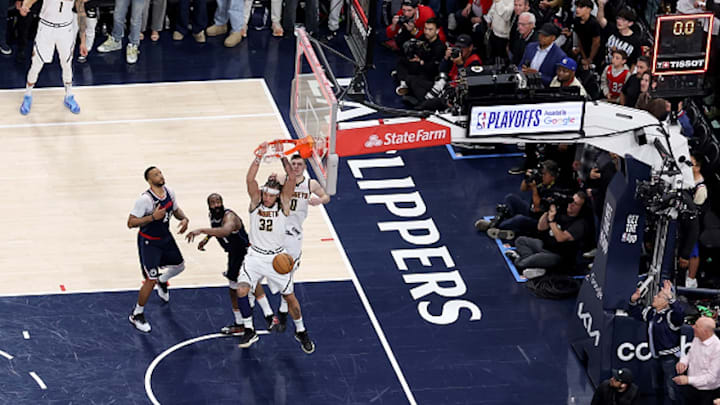 Aaron Gordon dunks the game-winner against the Los Angeles Clippers right in front of owner Steve Ballmer. Aaron Gordon dunks the game-winner against the Los Angeles Clippers right in front of owner Steve Ballmer.