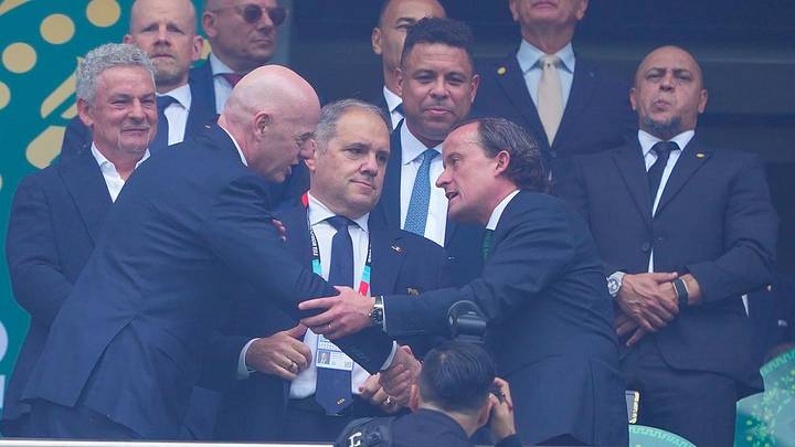 Gianni Infantino saluda a Mikel Arriola en la inauguración del Mundial 2026 Gianni Infantino saluda a Mikel Arriola en la inauguración del Mundial 2026