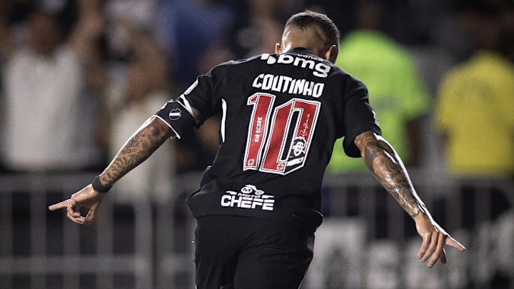 Coutinho volta a ser relacionado no Vasco