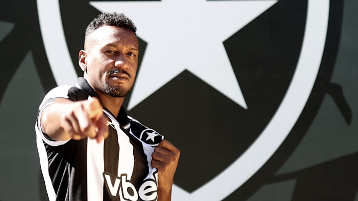 Edenilson é mais um reforço do Botafogo para a temporada