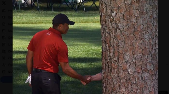 Tiger Woods’s Masters Pic With Verne Lundquist Instantly Turned Into the Funniest Meme