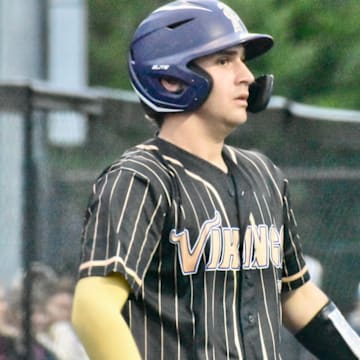 Kyler Malnar and No. 1 Puyallup kept its undefeated record intact with a 7-6 victory over 4A SPSL foe Sumner in the District 3/4 championship game Saturday in Maple Valley.