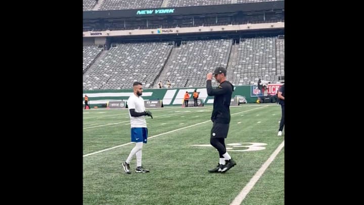 Steelers quarterback Aaron Rodgers shared a nice moment with Jets staffer Karan Patel ahead of Week 1's game. Steelers quarterback Aaron Rodgers shared a nice moment with Jets staffer Karan Patel ahead of Week 1's game.