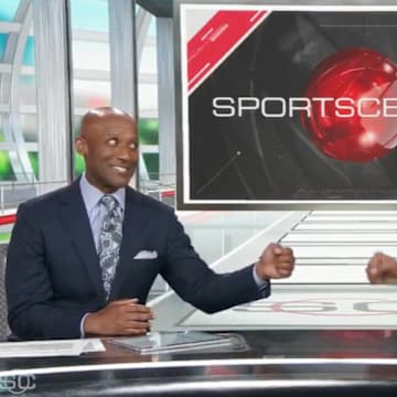 Longtime 'SportsCenter' anchor Jay Harris received a warm welcome in his first show back since undergoing prostate cancer surgery.