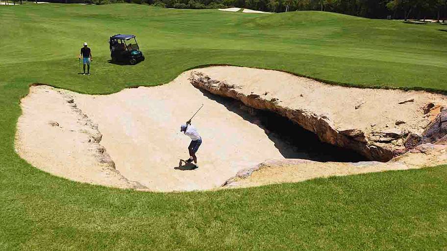 The cenote in the middle of the par-5 7th hole.