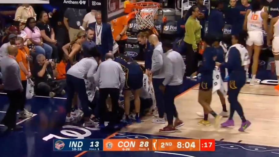 Fever guard Sophie Cunningham appeared to suffer a painful injury in Sunday's game against the Connecticut Sun. | Screengrab on Twitter/ @clrkszn