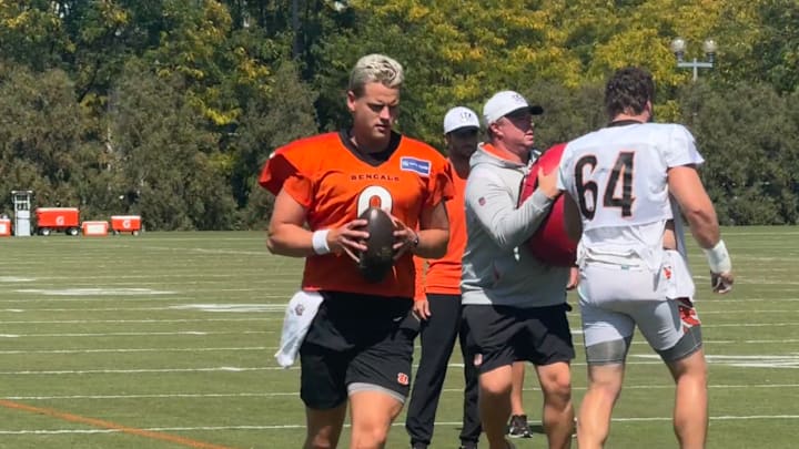 Joe Burrow Warms Up Ahead of Wednesday's Practice