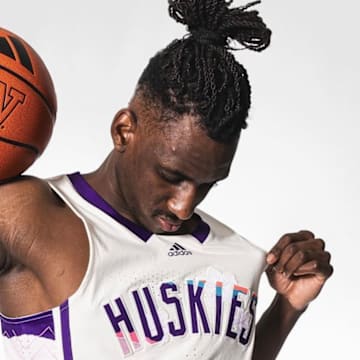 Mady Traore committed and signed with the UW basketball team. 