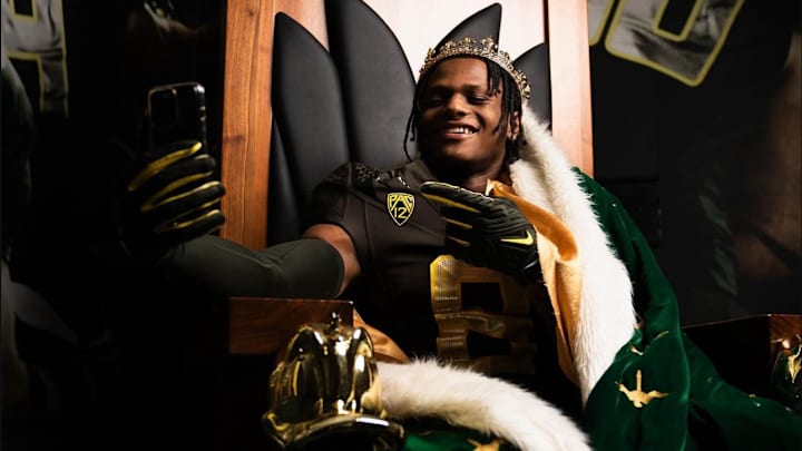 Five-star safety Trey McNutt in an Oregon uniform on a throne. Five-star safety Trey McNutt in an Oregon uniform on a throne.