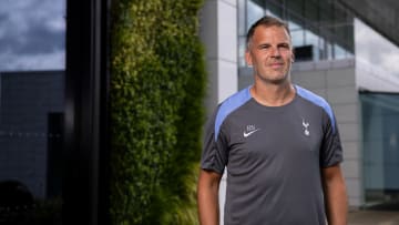 Head coach Robert Vilahamn will stay at Spurs until 2027