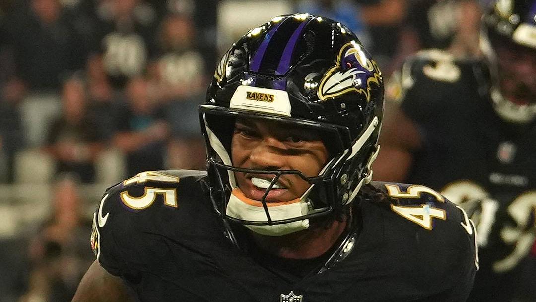 Baltimore Ravens linebacker Mike Green