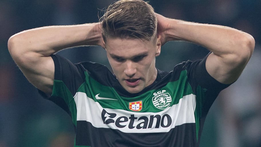 Viktor Gyökeres looking upset.