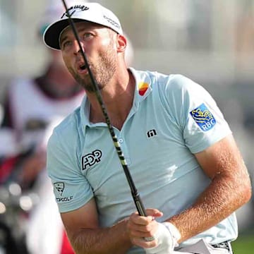 Sam Burns takes a one-shot lead into Sunday at Oakmont.