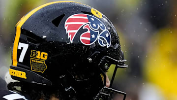 Iowa Hawkeyes specialized helmet for duel with Oregon Ducks