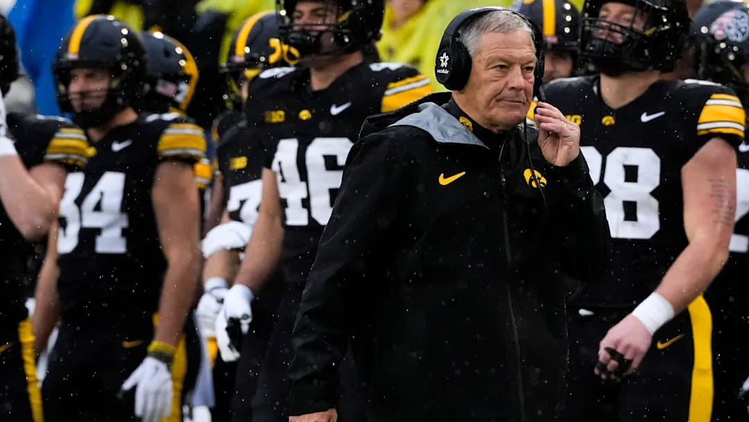 Iowa Hawkeyes head coach Kirk Ferentz