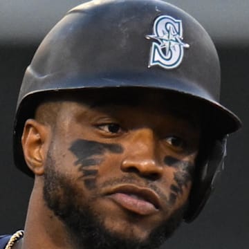 Seattle Mariners outfielder Victor Robles (10) runs the bases against the Oakland Athletics during the second inning at Oakland-Alameda County Coliseum in 2024. 