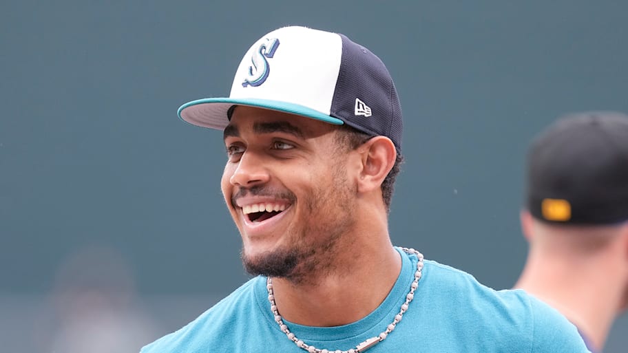 Mariners star Julio Rodríguez is one of the players who will wear his own T-shirt.