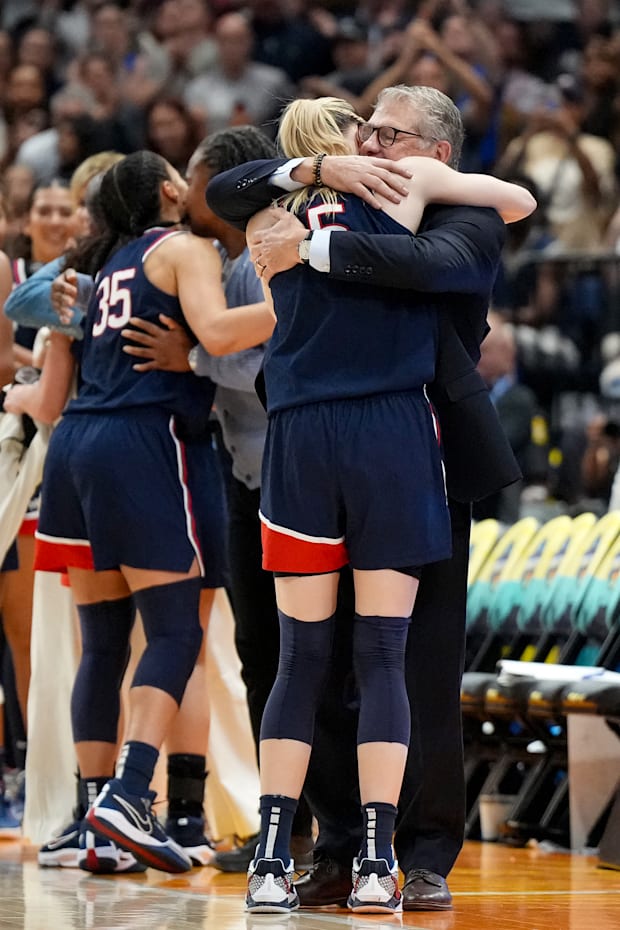 Auriemma and Bueckers