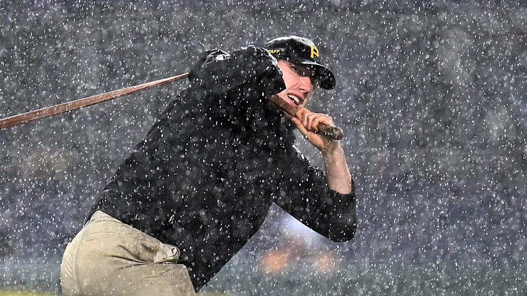 Pittsburgh Pirates rain delay