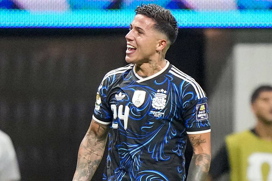 Argentina’s Enzo Fernandez celebrates goal vs. England in 2026 World Cup semifinal.