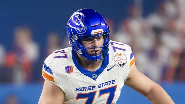 Boise State Broncos offensive tackle Kage Casey