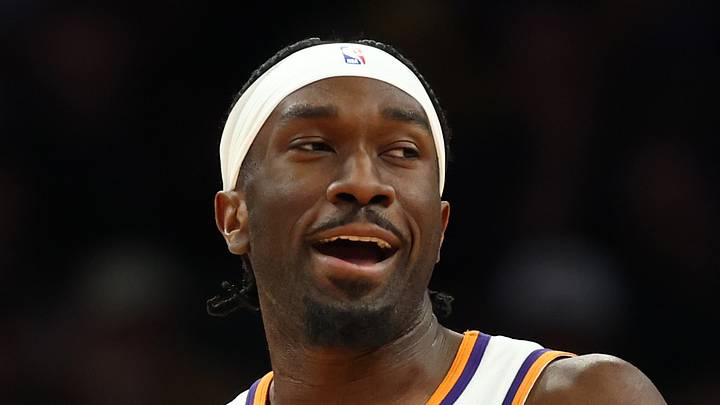 Phoenix Suns center Mark Williams (15) reacts against the Golden State Warriors in the first half at Mortgage Matchup Center on Feb. 5, 2026.