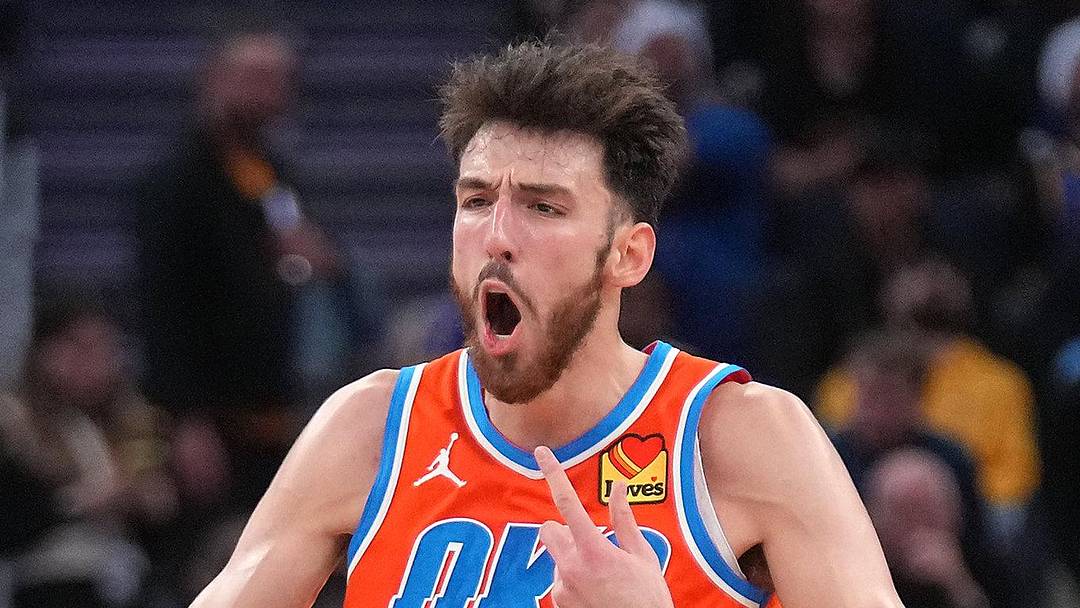 Dec 2, 2025; San Francisco, California, USA; Oklahoma City Thunder center Chet Holmgren (7) reacts after making a shot next to Golden State Warriors guard Gary Payton II (0) in the fourth quarter at the Chase Center. Mandatory Credit: Cary Edmondson-Imagn Images Dec 2, 2025; San Francisco, California, USA; Oklahoma City Thunder center Chet Holmgren (7) reacts after making a shot next to Golden State Warriors guard Gary Payton II (0) in the fourth quarter at the Chase Center. Mandatory Credit: Cary Edmondson-Imagn Images