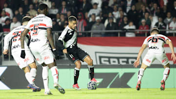 Coutinho é o maestro do Vasco de Diniz