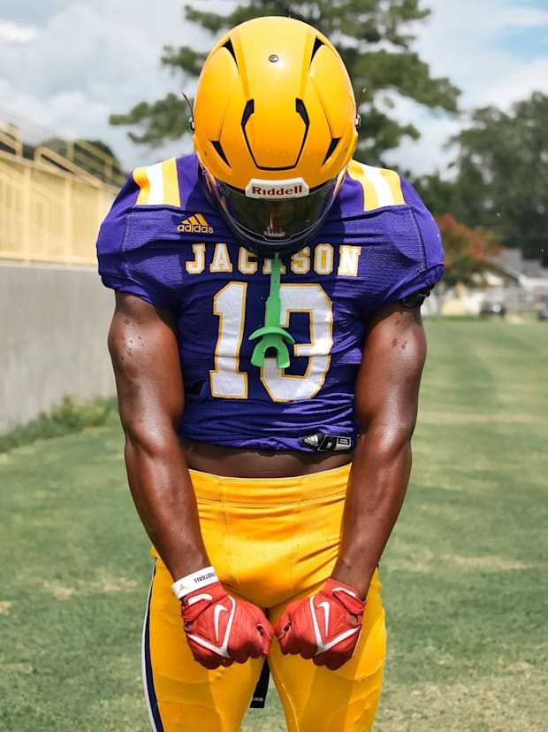2026 running back Ezavier Crowell