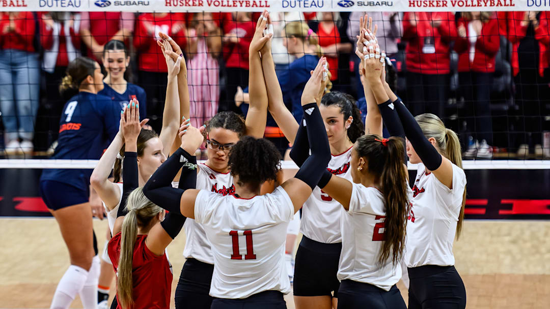 Nebraska made quick work of Illinois Thursday night for their 14th-straight sweep and counting.