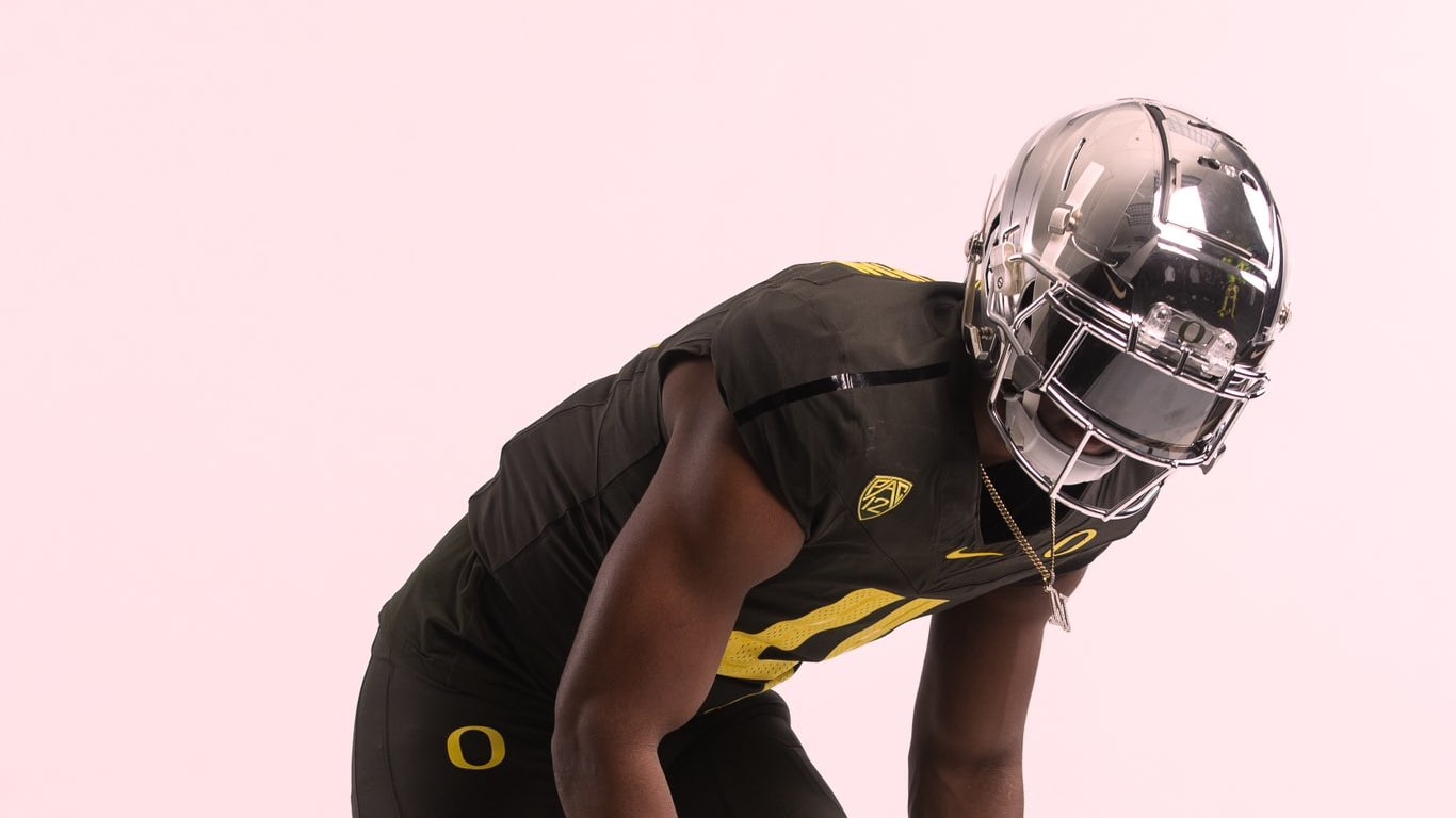 Linebacker recruit Nasir Wyatt commits to Oregon football