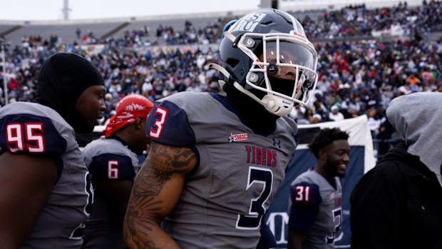 Jackson State DB Robert McDaniel
