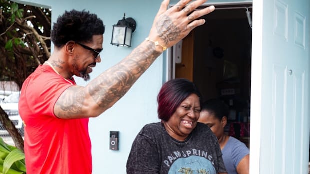 Miami HEAT legend, Udonis Haslem, joined Wells Fargo, The Bank of Doing, and Rebuilding Together to surprise Mable Henderson.