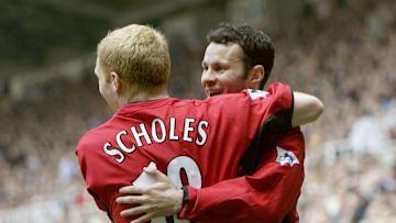 Paul Scholes of Man Utd celebrates his first goal