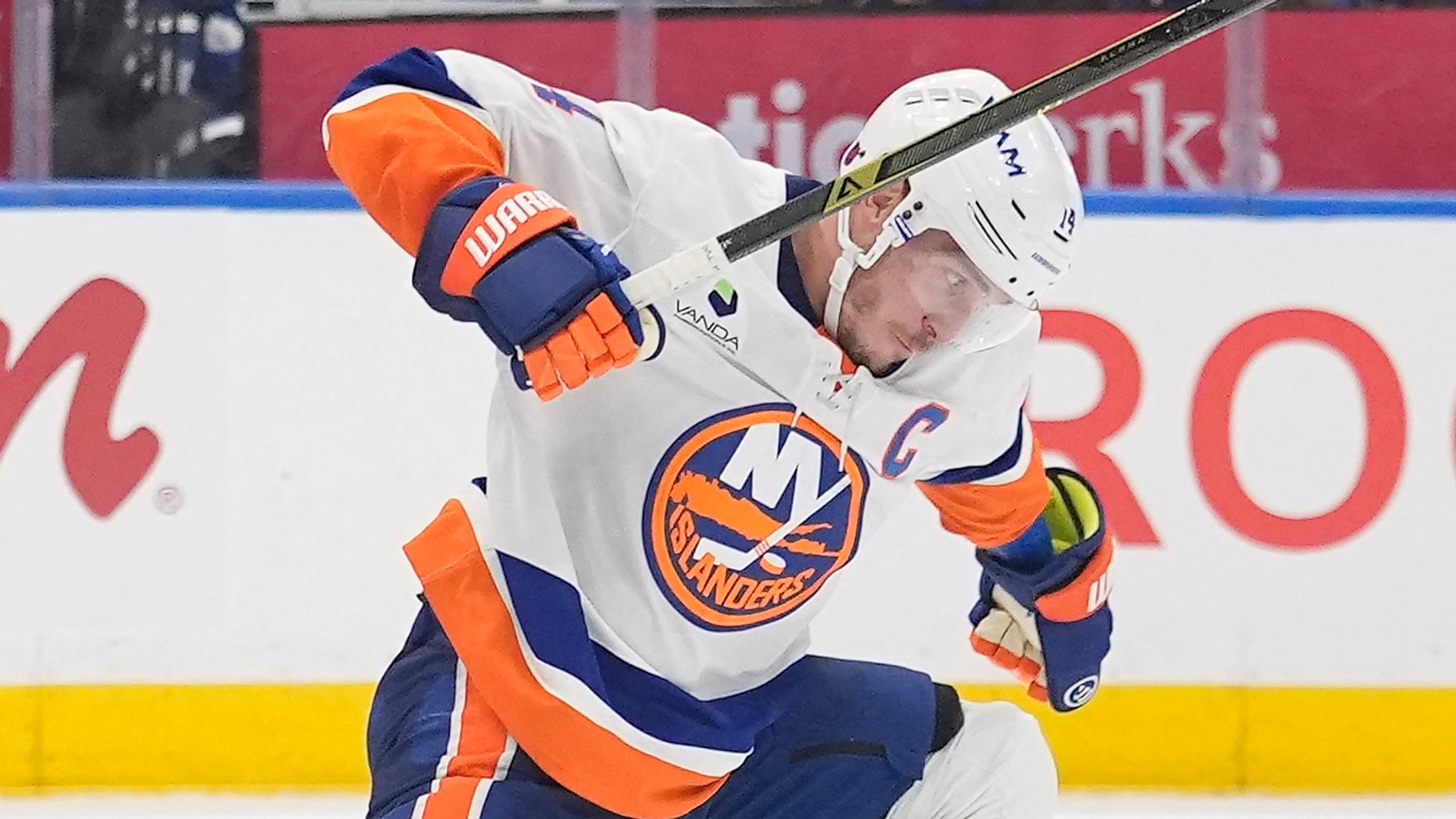 Islanders have a big question to answer about Bo Horvat scoring pace