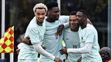 Qui sera titulaire face à la Colombie ? Qui sera titulaire face à la Colombie ?